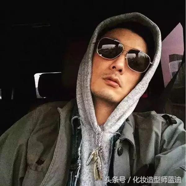皮肤偏黑的男生怎么穿搭才好看,180皮肤黑的男生怎么搭配