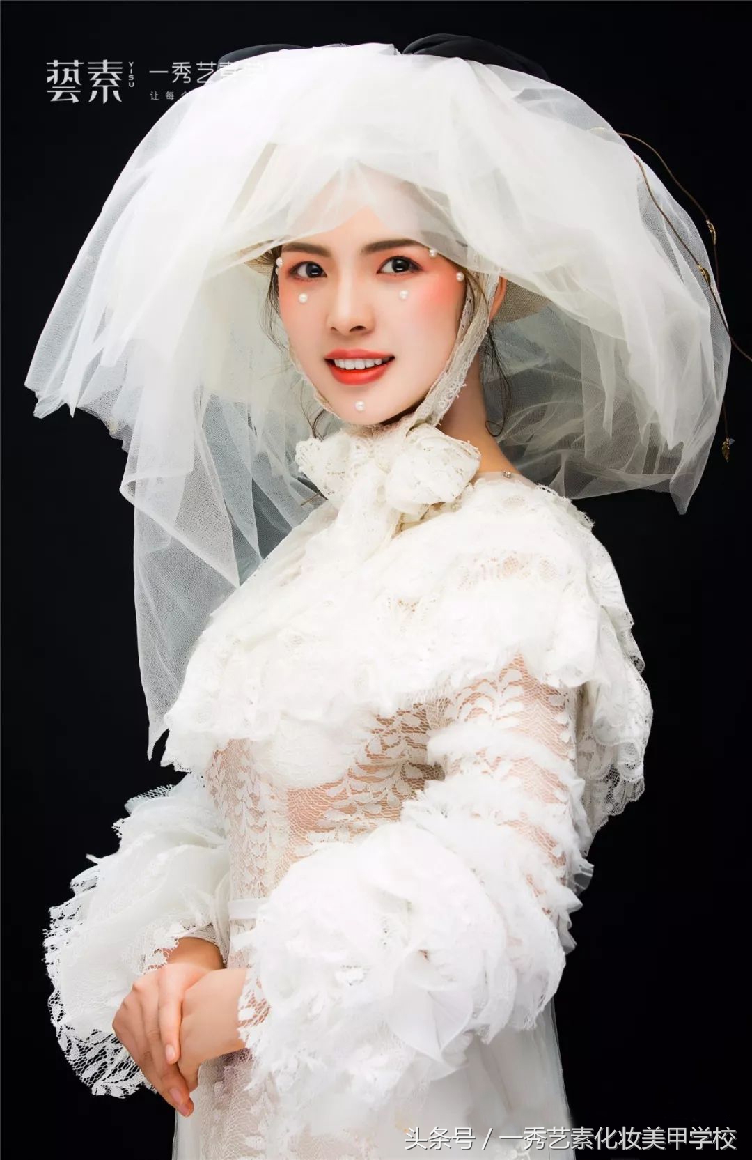 哇，那女生好漂亮了！切，还不是化出来的