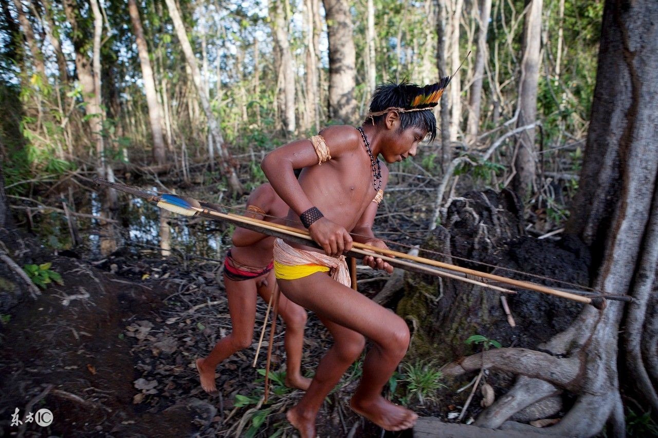 外国人讲述在二十一世纪发现最为奇怪的习俗、传统或信仰的是··