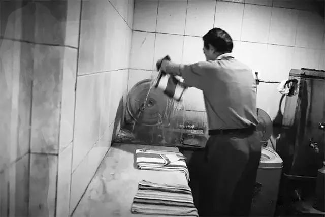 南京最老的澡堂,消散在记忆中的璀璨盛夏