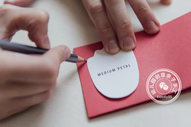 怎么用卡纸做牡丹花和郁金香,牡丹花手工制作卡纸小学