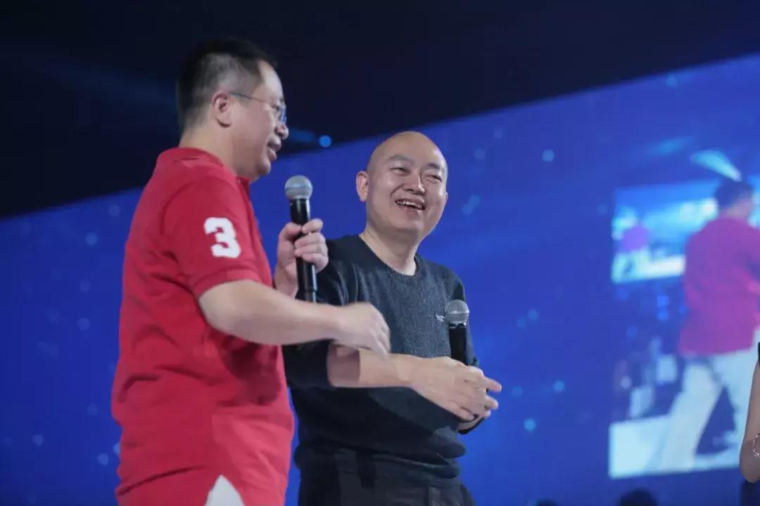 死于2011的中华酷联：任正非连夜开会，雷军扛大旗OV狂甩货