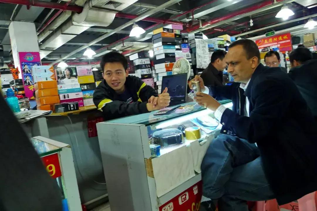 死于2011的中华酷联：任正非连夜开会，雷军扛大旗OV狂甩货