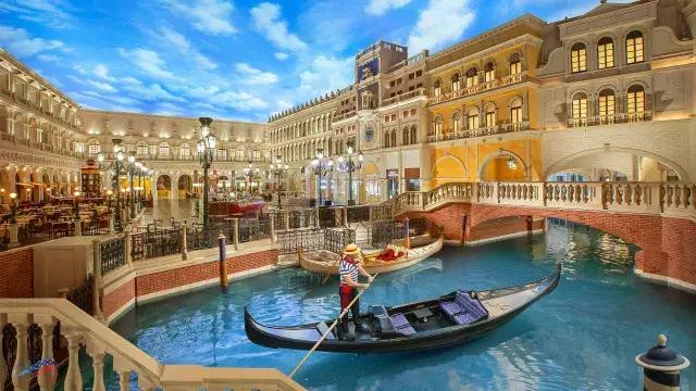 拉斯维加斯旅游吃饭 (拉斯维加斯赌城游记)