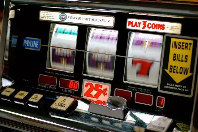 拉斯维加斯旅游吃饭 (拉斯维加斯赌城游记)