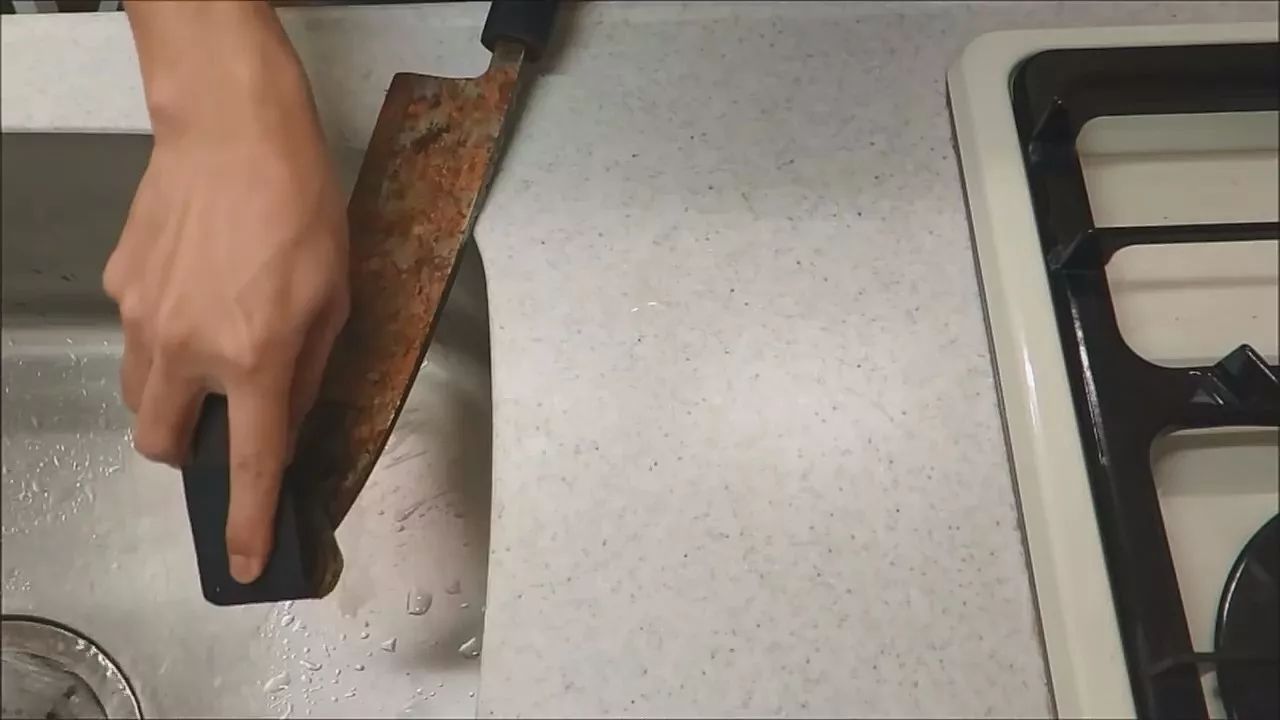 日本小哥菜刀翻新,牛人修复一把上百年的厨刀