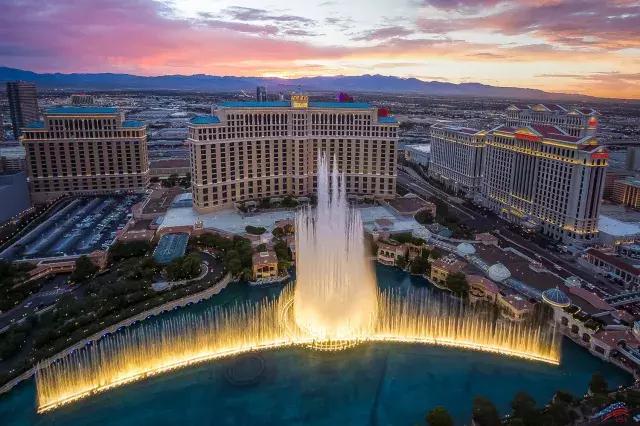 拉斯维加斯旅游吃饭 (拉斯维加斯赌城游记)