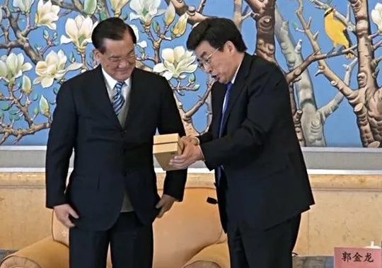 死于2011的中华酷联：任正非连夜开会，雷军扛大旗OV狂甩货