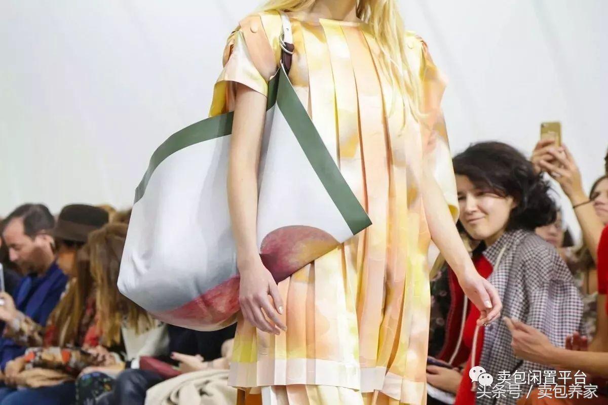 油腻辛辣反义词,油腻的同义词有哪些