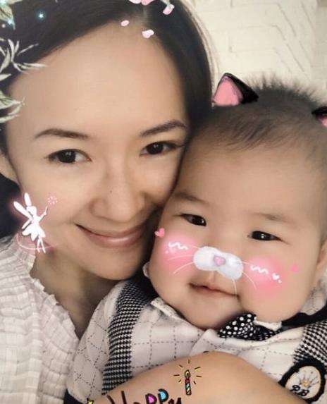 她们都是中国当红明星，却选择在国外偷生孩子，星二代成了外国人