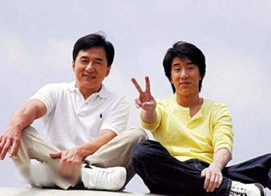 她们都是中国当红明星，却选择在国外偷生孩子，星二代成了外国人