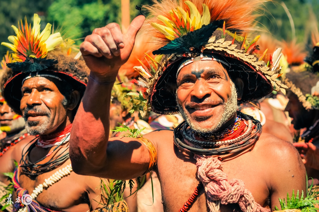 外国人讲述在二十一世纪发现最为奇怪的习俗、传统或信仰的是··