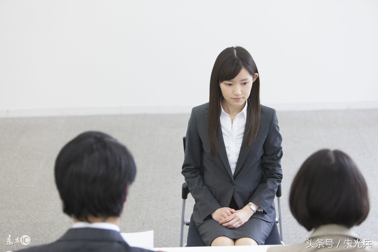 面试官如何用30元买一包50元的烟,面试让我买烟给领导