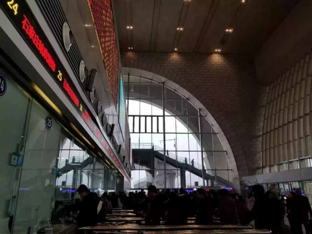 因列车晚点高铁上能办改签吗,高铁晚点怎么改签最合适