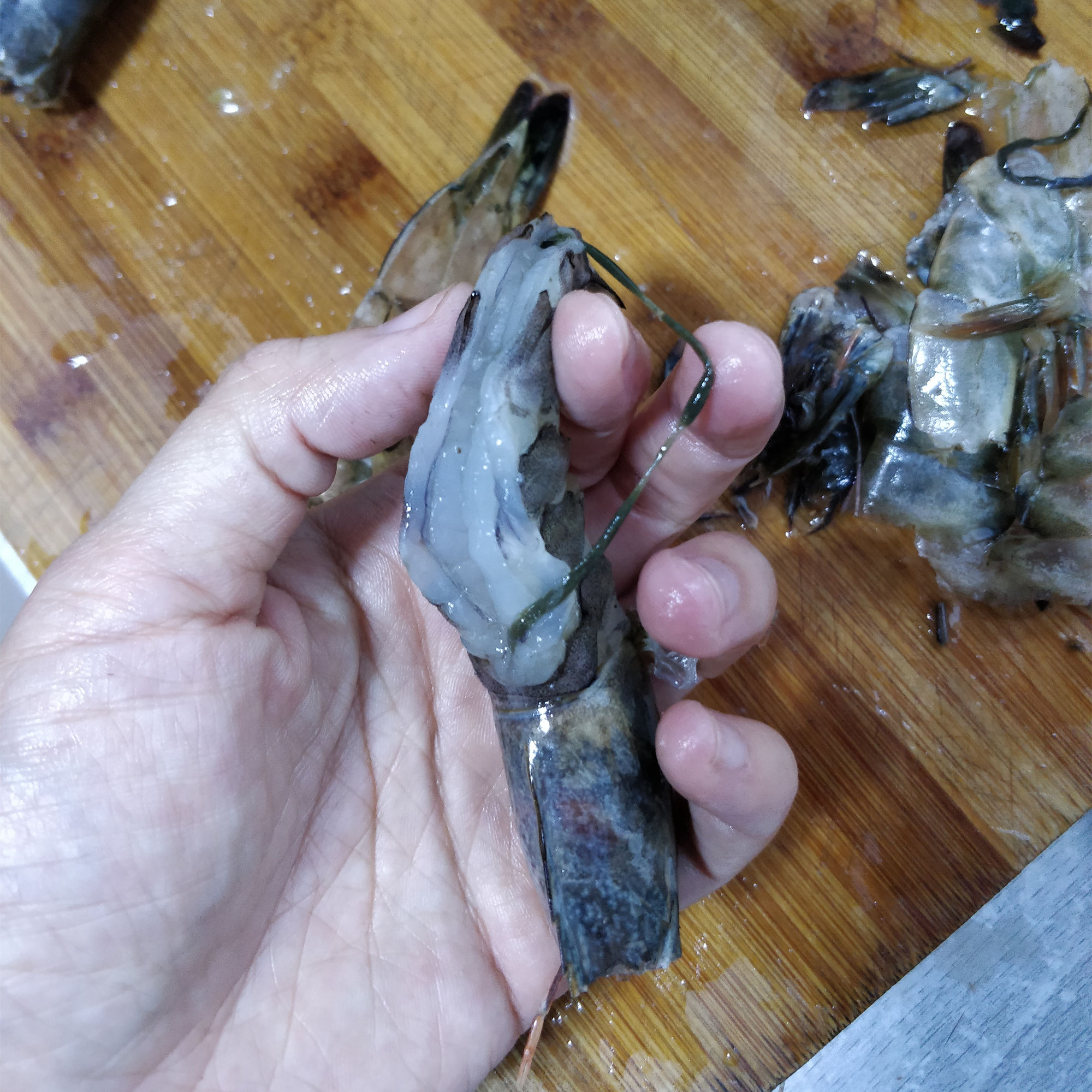 用我的窍门,扒虾壳特快,开背去沙线,一步到位不浪费