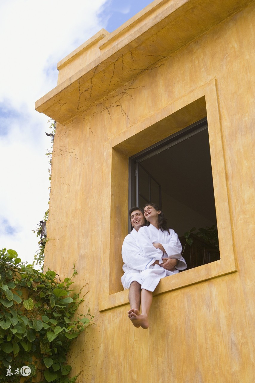 小时候我们家住在农村,小时候窗户