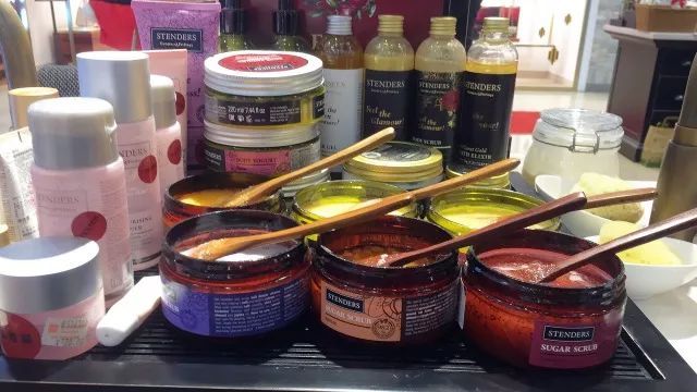 1000个人心里有1000个哈姆雷特,1000个人的心中有1000个哈利波特