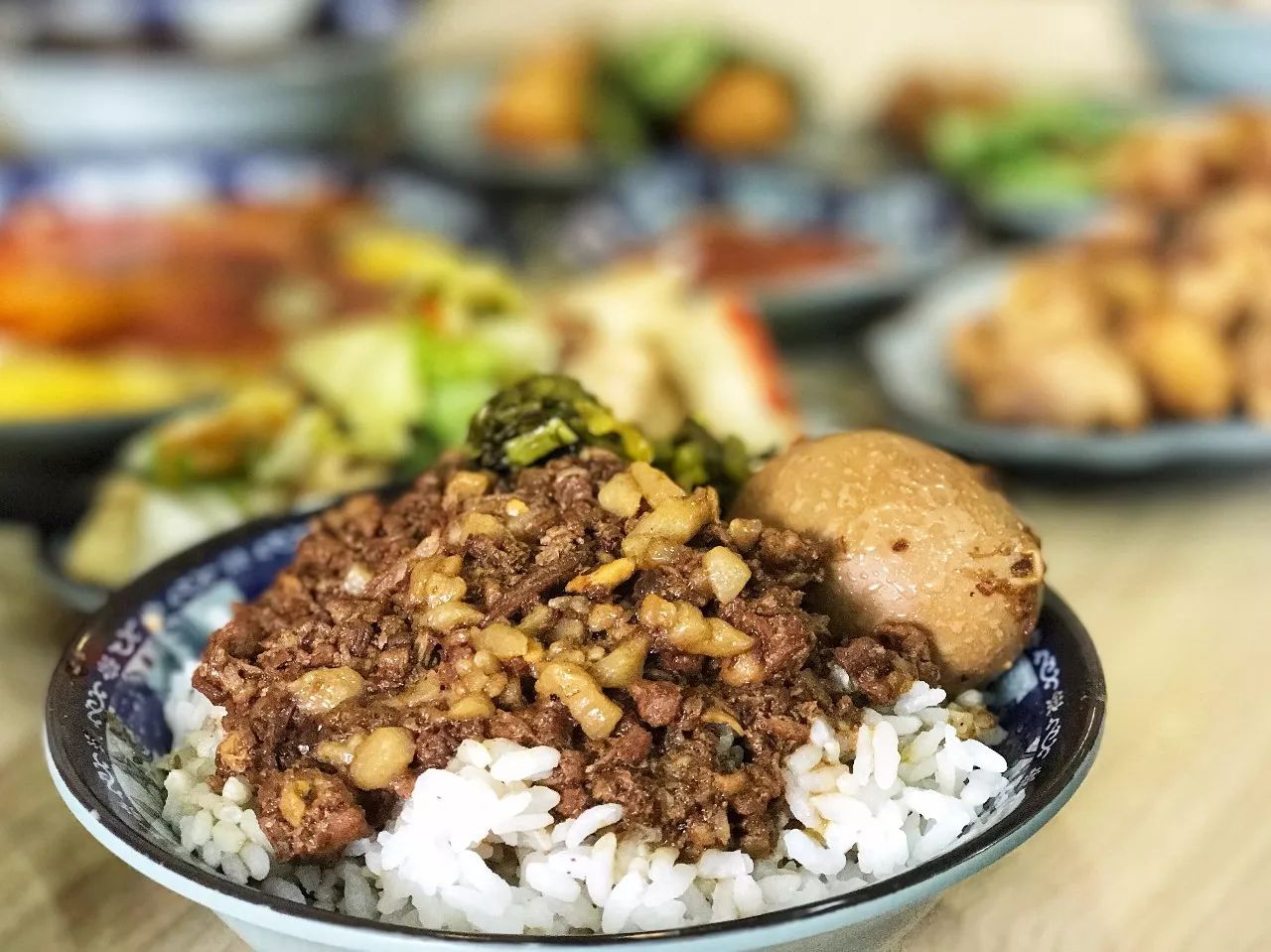 南京有名的新街口小吃街,南京新街口明瓦廊美食街旅馆