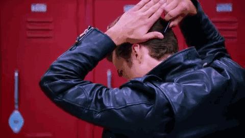 发型决定一个人颜值,发型帅气喷雾定型