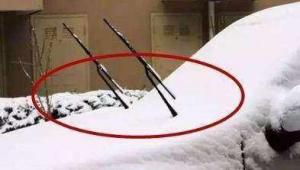 冬天汽车手刹被冻住怎么解决,下雪天汽车手刹线冻住了怎么办