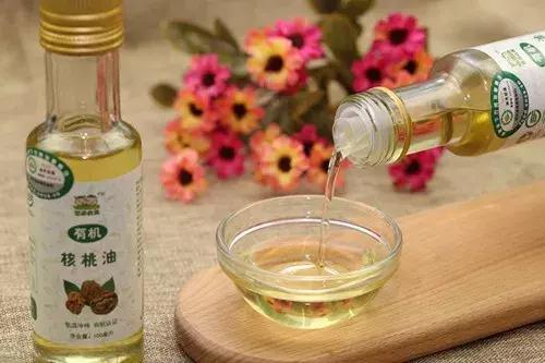 宝宝有必要吃核桃油吗,宝宝吃辅食有必要加核桃油吗