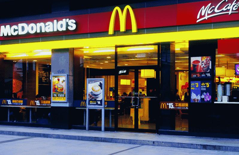 麦当劳成了金拱门,没想到肯德基却凭一个饭团赢了!