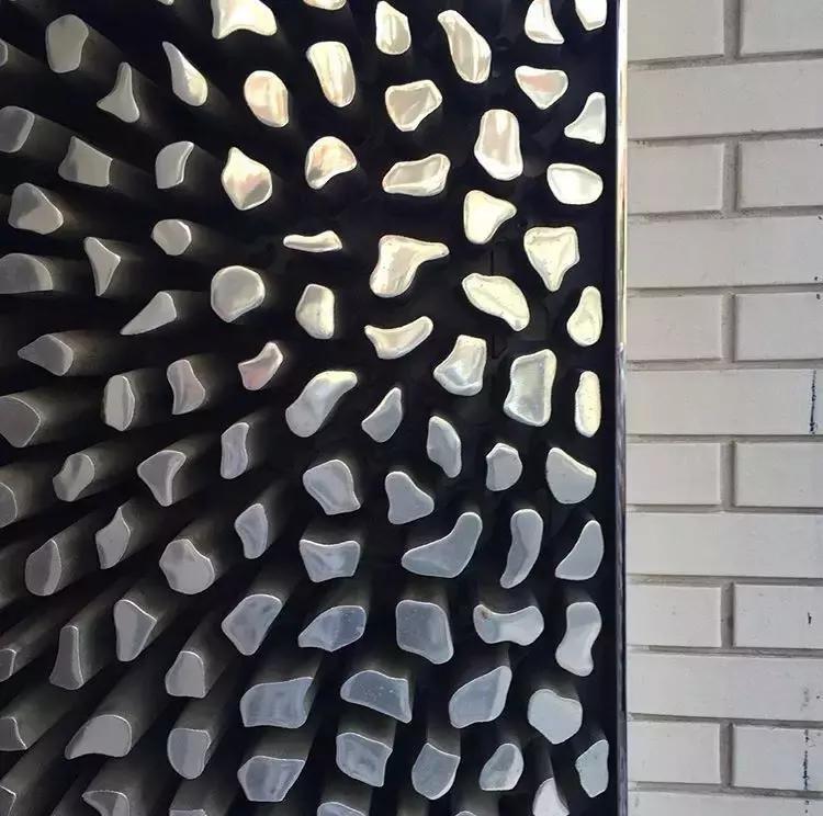 井盖虽然天天见，但不是所有人都能发现它的美