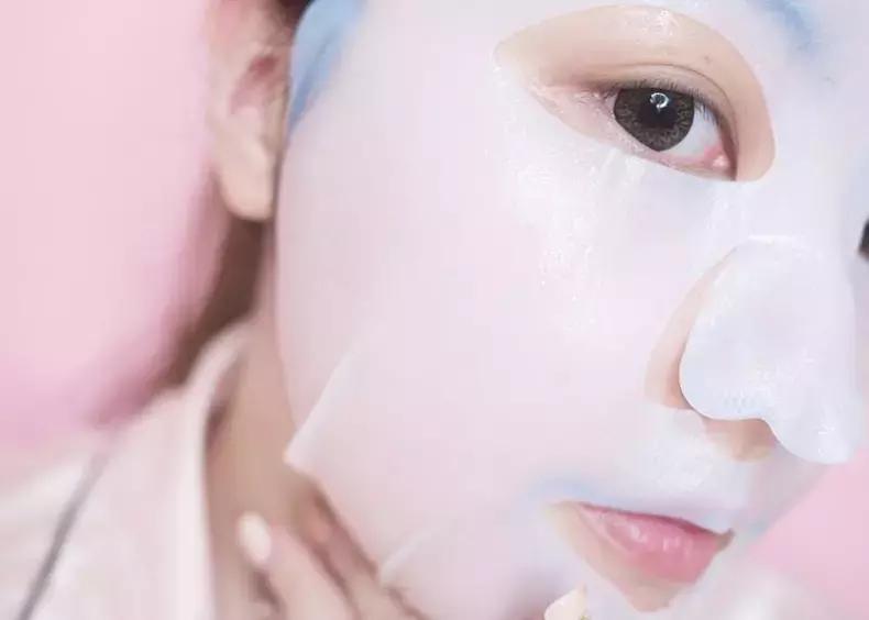 挤不干净的痘痘会长什么,挤不完的痘白色的