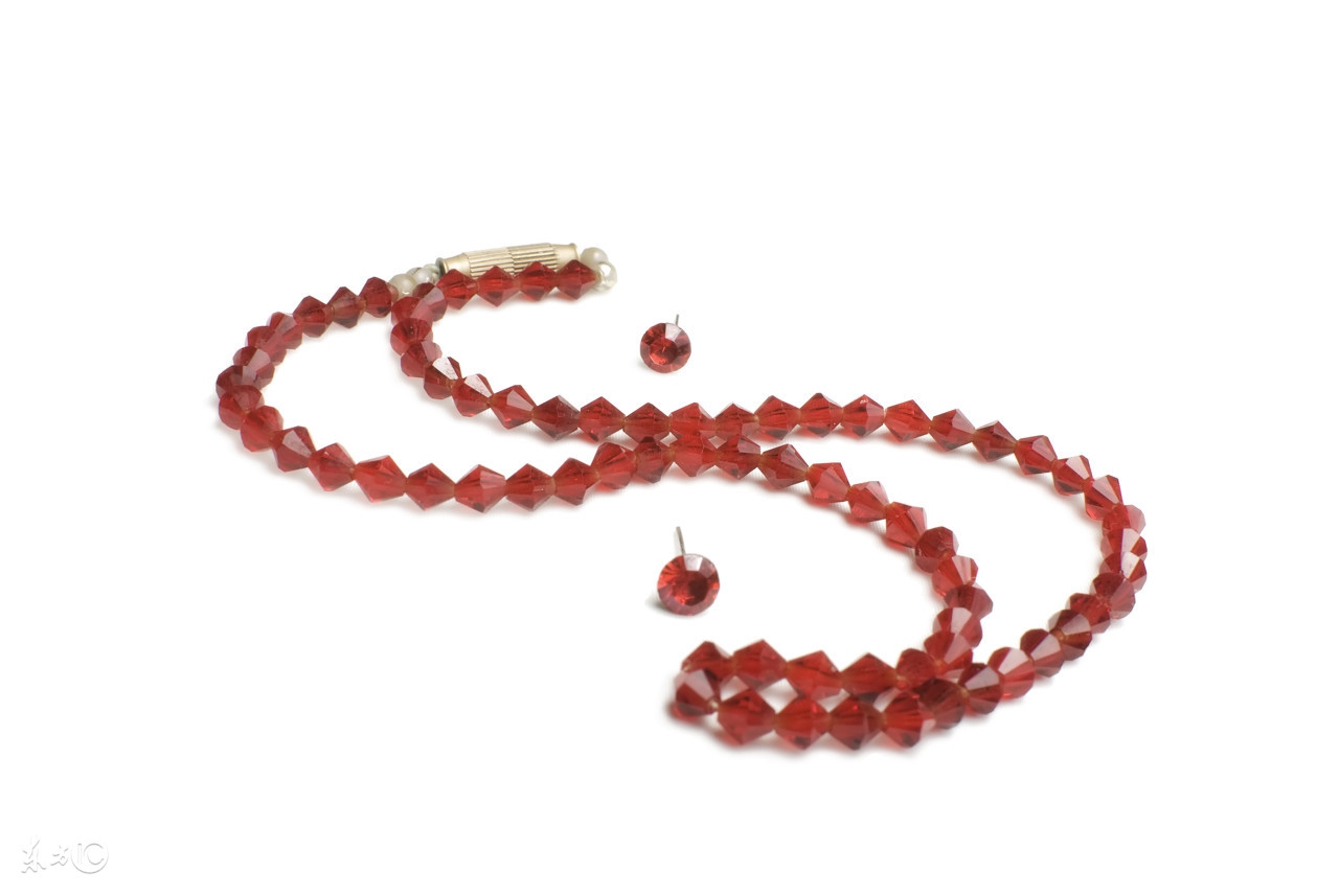 水命五行缺金缺火戴什么水晶,五行缺木跟水适合戴什么水晶