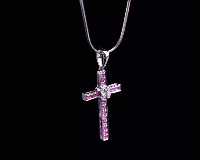 花朵造型的吊坠寓意,水滴造型吊坠寓意