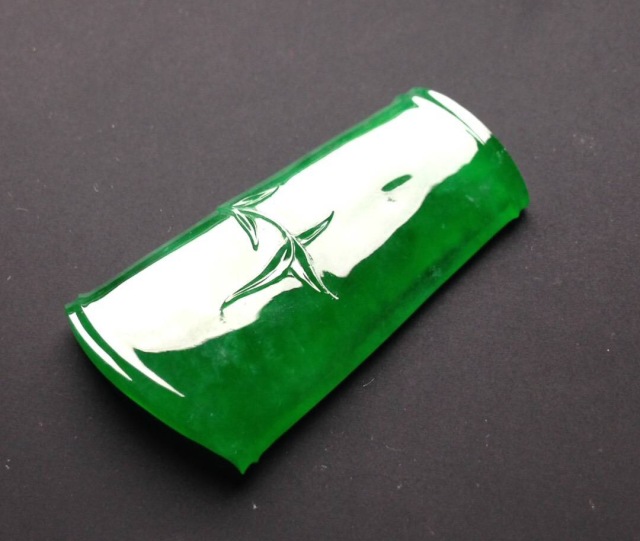 花朵造型的吊坠寓意,水滴造型吊坠寓意