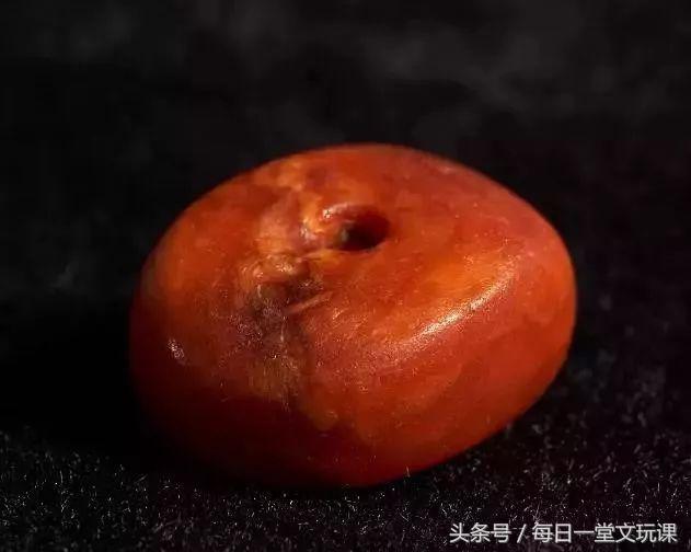 去尼泊尔买蜜蜡靠谱吗,老藏蜡有黑斑是真蜜蜡吗