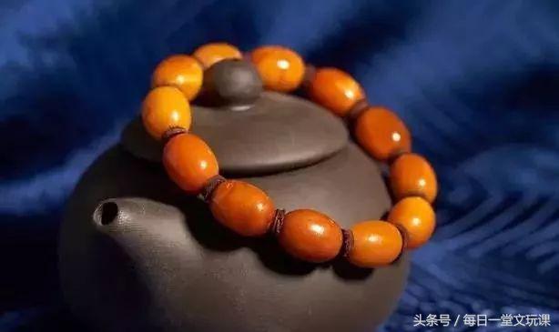 去尼泊尔买蜜蜡靠谱吗,老藏蜡有黑斑是真蜜蜡吗