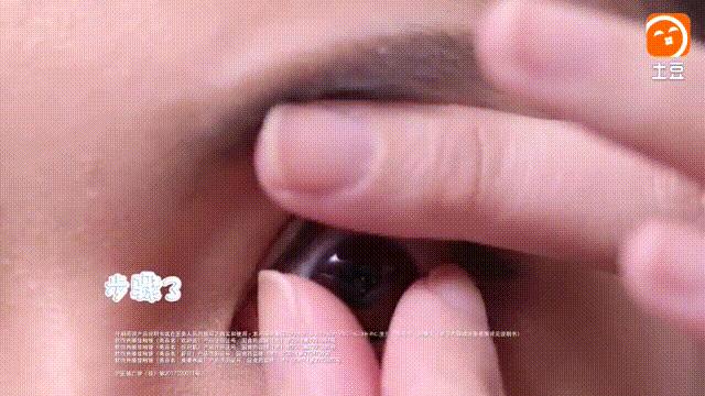 很多人嫌戴隐形眼镜麻烦？一起来学习简单易学的正确配戴方法