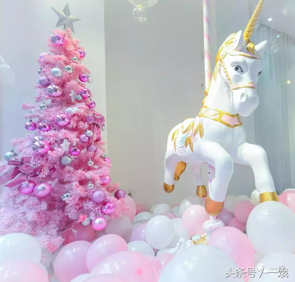 这里聚集了网红店的所有套路，但依然轻易俘获了我的少女心