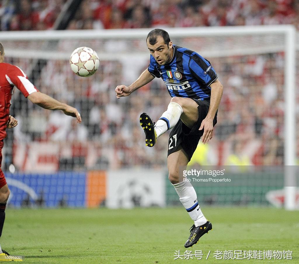 f50足球鞋梅西版限量版,梅西f50世界杯决赛球鞋