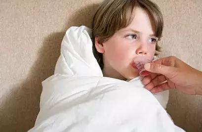 网传孩子发烧,宝宝发烧我们该如何应对