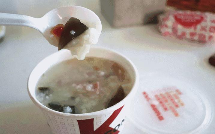 麦当劳成了金拱门,没想到肯德基却凭一个饭团赢了!