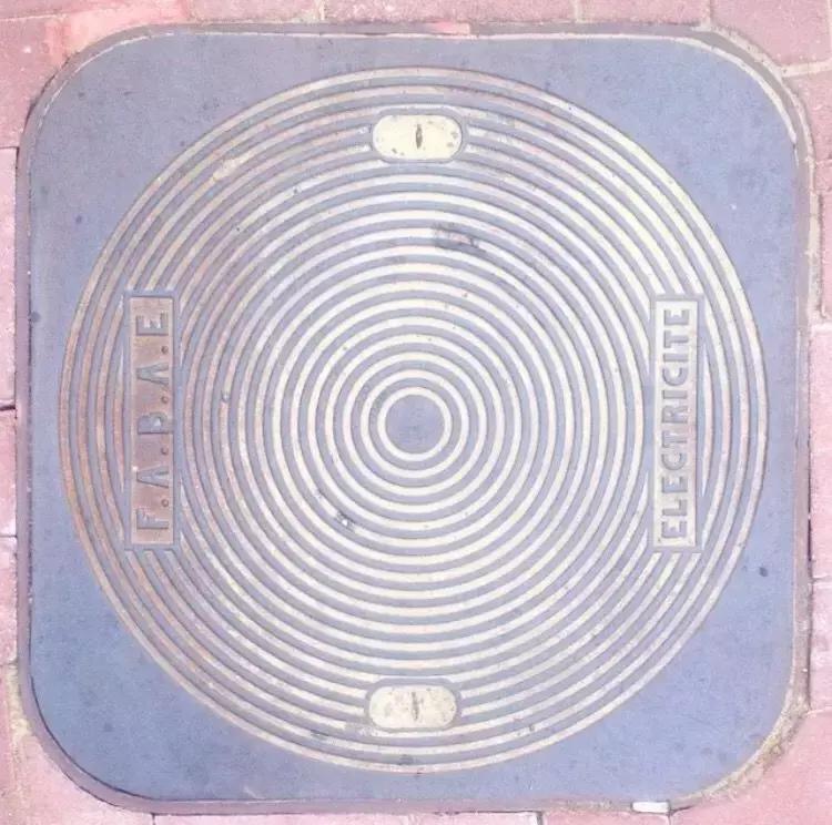 井盖虽然天天见，但不是所有人都能发现它的美