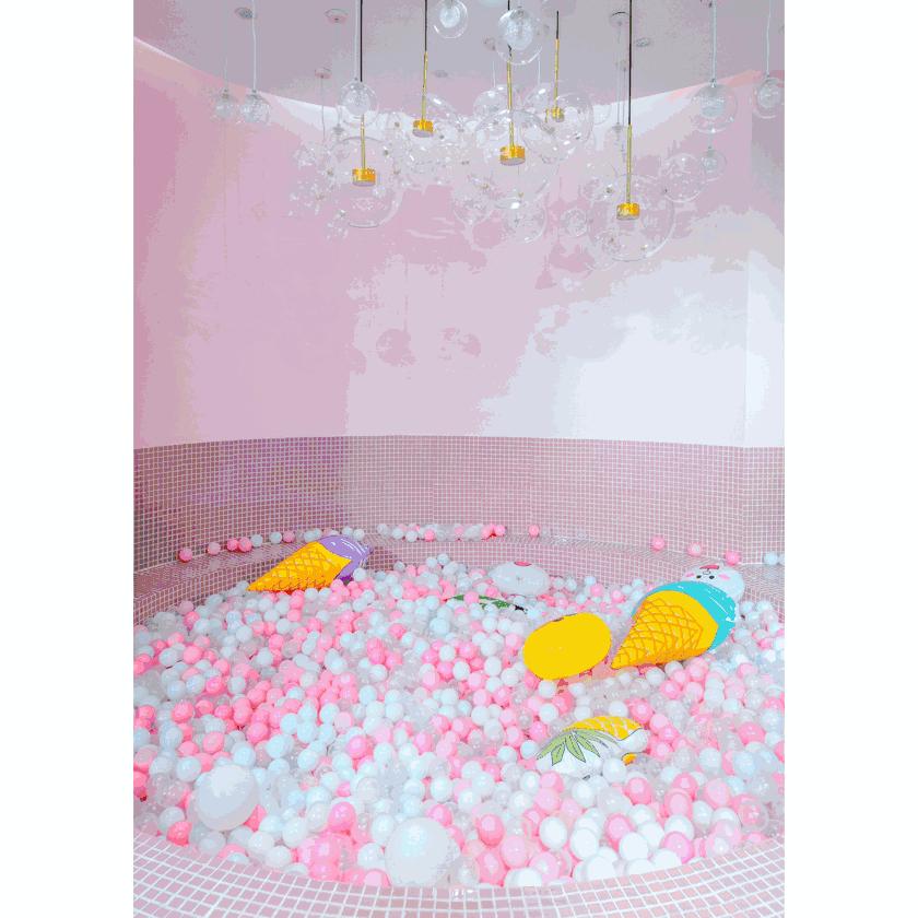 这里聚集了网红店的所有套路，但依然轻易俘获了我的少女心