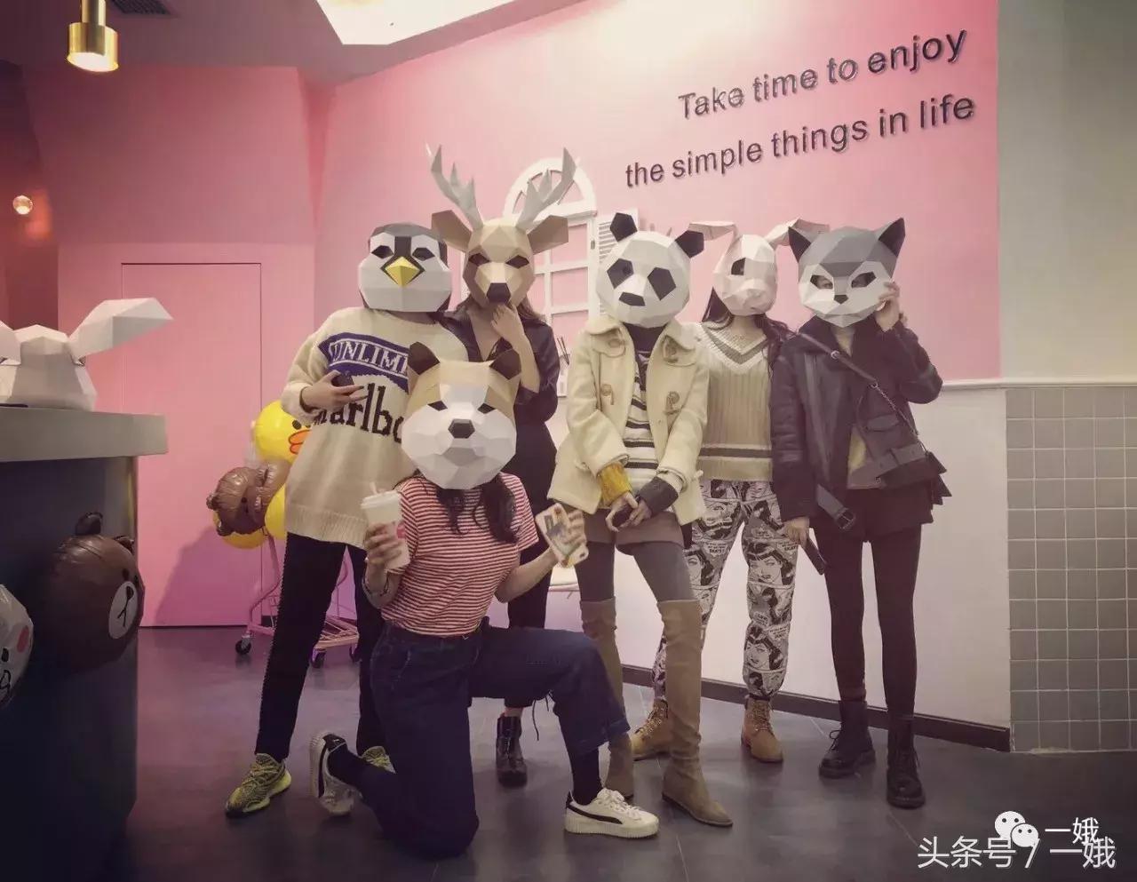 这里聚集了网红店的所有套路，但依然轻易俘获了我的少女心