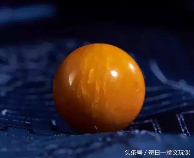 去尼泊尔买蜜蜡靠谱吗,老藏蜡有黑斑是真蜜蜡吗