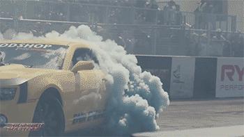 烧胎怎么让烟更大,烧胎怎么能烧出彩色烟雾