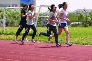 听说有一种“不精致”,叫穿特步的国产运动品牌们……