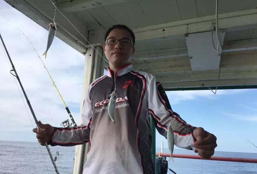 3个鱼钩串起来的绑法,带孔鱼钩单线的绑法