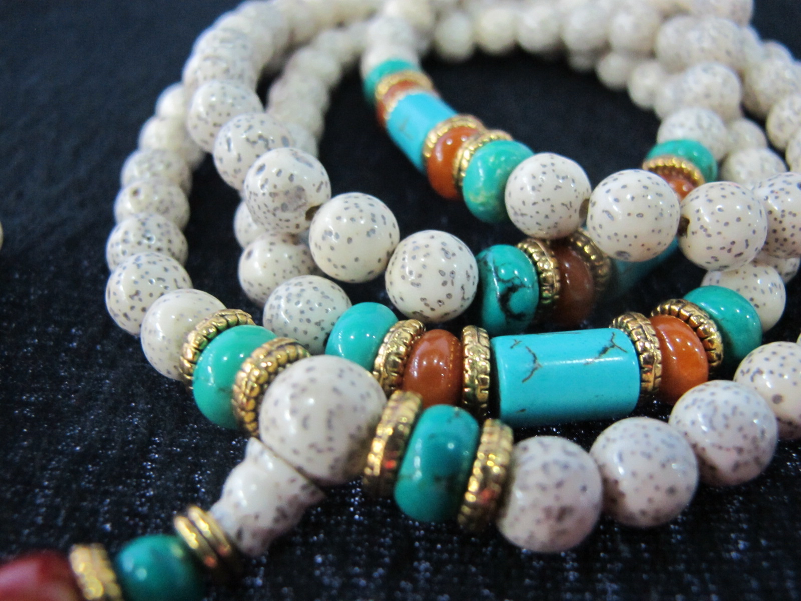 现在最适合入手的文玩手串,教你挑选适合自己的文玩手串