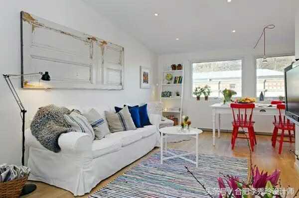 被嘲讽旧门板舍不得扔太小气，简单改造后晒群里，小区瞬间炸开锅