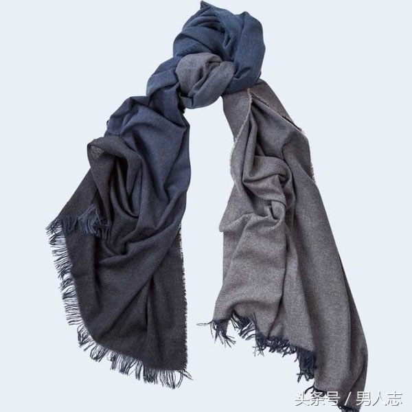 巴宝莉经典围巾男士各种带法,巴宝莉经典羊绒围巾配大衣