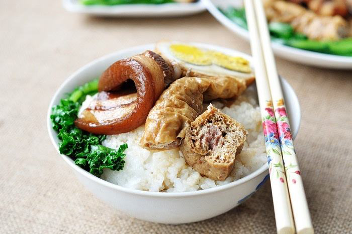 你吃过山东济宁的甏肉干饭吗,济宁名吃甏肉干饭牛肉板面套餐