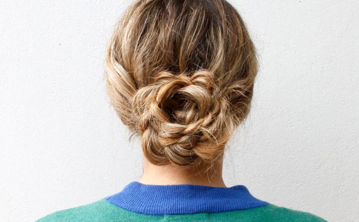 丸子头怎么扎好看又蓬松中长发,杨幂花瓣丸子头的简单扎法蓬松